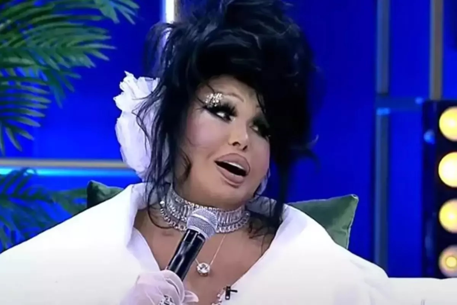 Bülent Ersoy 16 bin TL'lik borcun peşine düştü